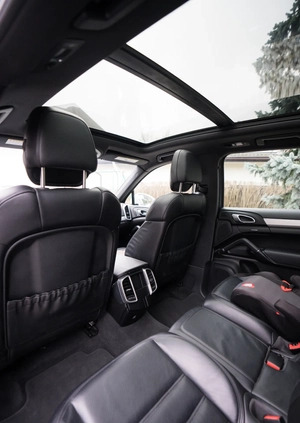 Porsche Cayenne cena 177900 przebieg: 83900, rok produkcji 2016 z Białystok małe 301